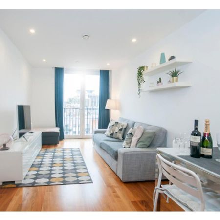 The Most Central Apartment In Cardiff Esterno foto