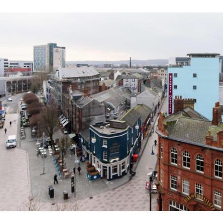 The Most Central Apartment In Cardiff Esterno foto