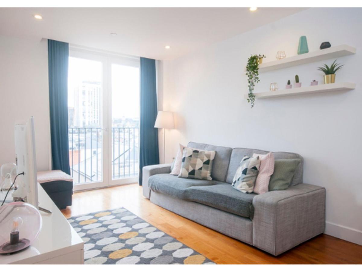 The Most Central Apartment In Cardiff Esterno foto