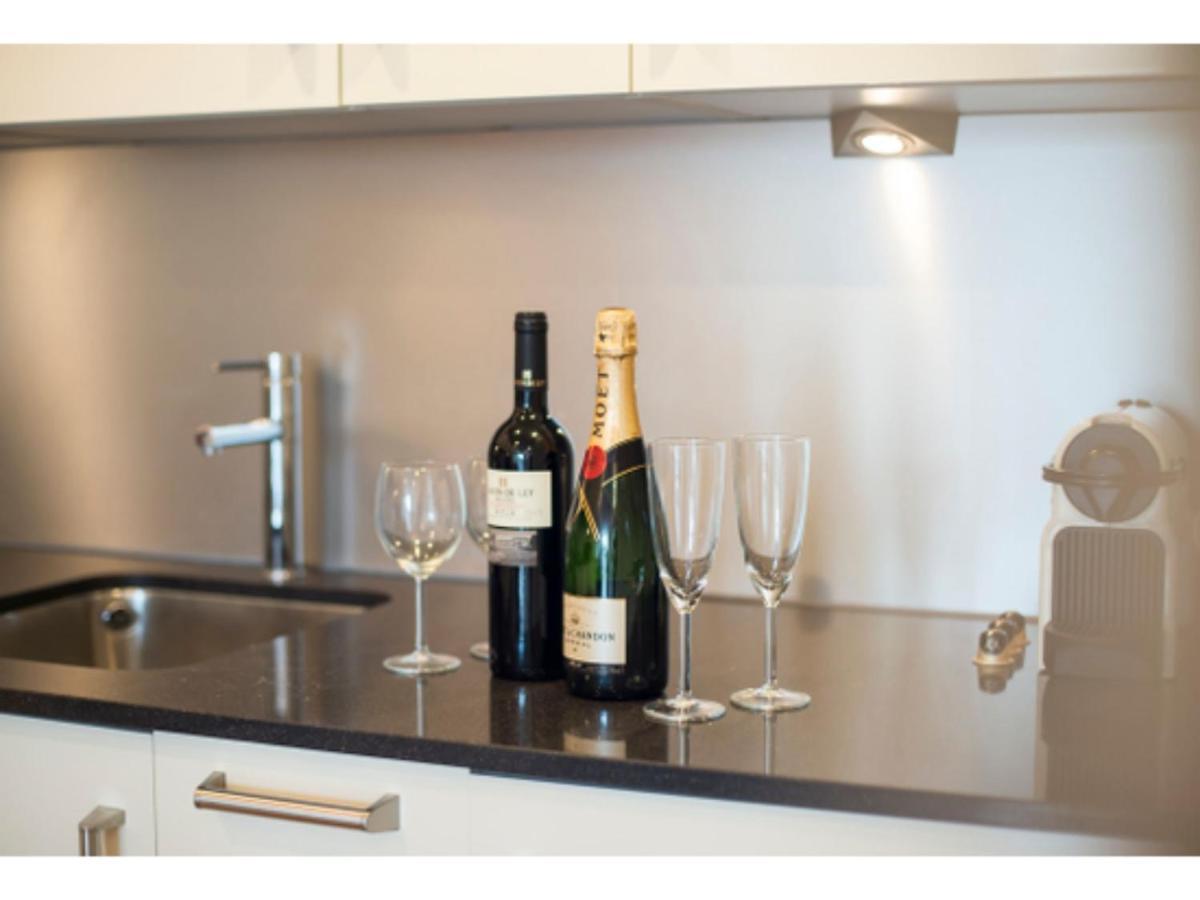 The Most Central Apartment In Cardiff Esterno foto