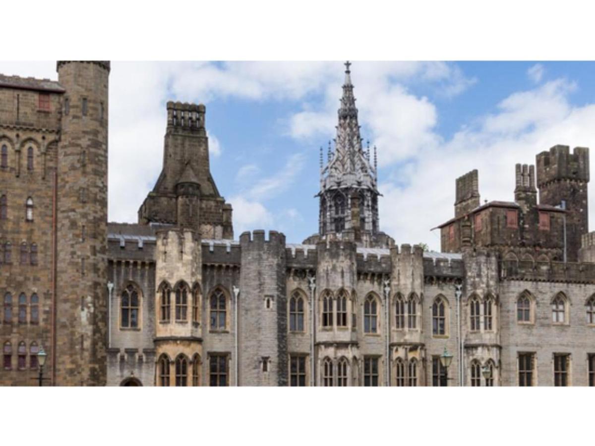 The Most Central Apartment In Cardiff Esterno foto